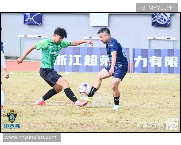 足球明星赛前穿袜子引发时尚潮流球迷热议背后故事与意义